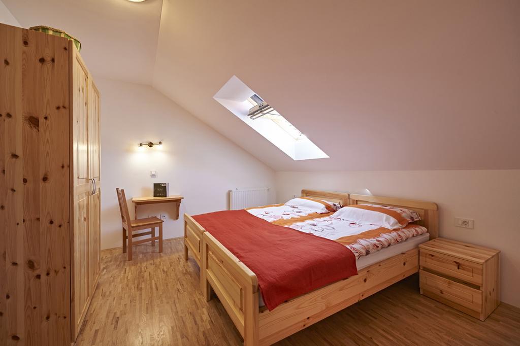 Apartments Organic Tourist Farm Gradisnik Prevalje Esterno foto